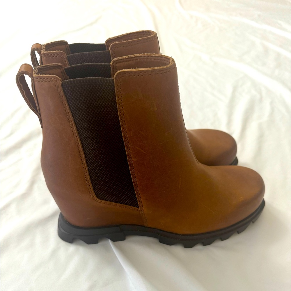 Sorel wedges.in great shape! Worn a couple of times.